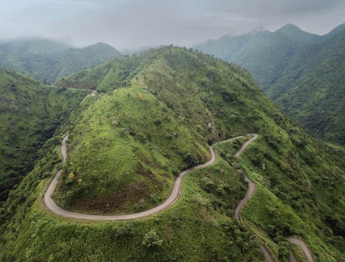 Obudu Mountains, Cross RiverThis mountain range located in Cross River is home to the Obudu Cattle Ranch and Obudu Mountain Resort. It covers a wide expanse of land and is one the top tourist destinations in Nigeria. It is a six hour drive from Calabar, Cross Rivers capital.