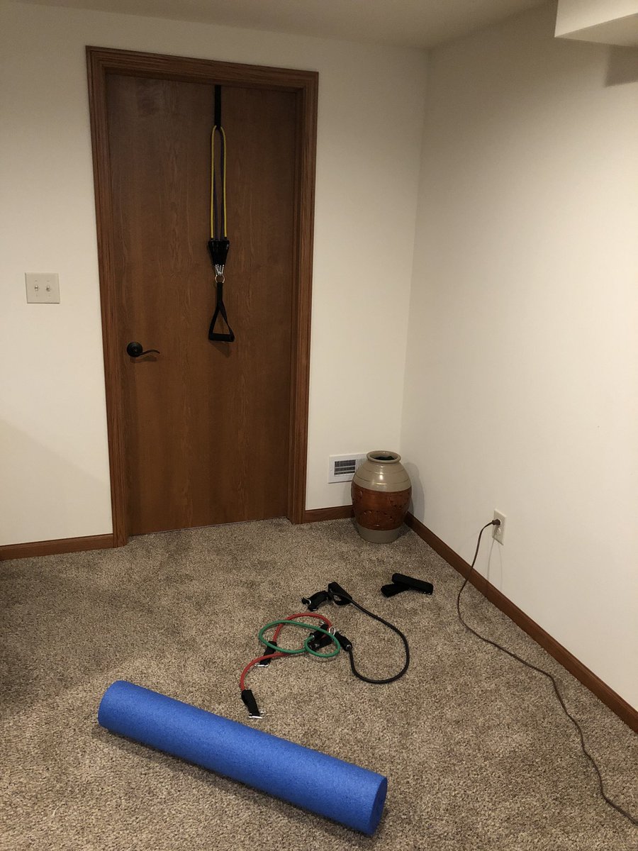 piazzabrad's tweet photo. Not quite @AnytimeFitness but will do for now?!?!   #wellness #fitness https://t.co/7GoP75SXVR