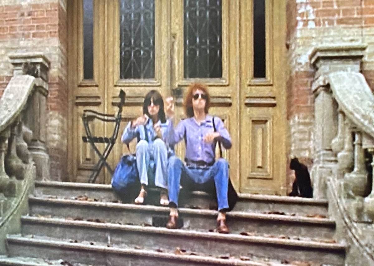 Takumi Oshima セリーヌとジュリーは舟でゆく 映画の内容はさておき スタイリングがかっこいい 特にこのシーンの2人は最高 T Co F0e0apgf Twitter