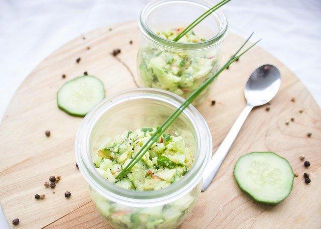 #ICYMI More #Teeth-friendly recipes to make your lockdown a little more nutritious -- with calcium-rich Greek yogurt and creamy #avocado packed with vitamin C, this tooth-friendly dip is the perfect appetiser for your next #Houseparty.

deltadentalins.com/oral_health/av…