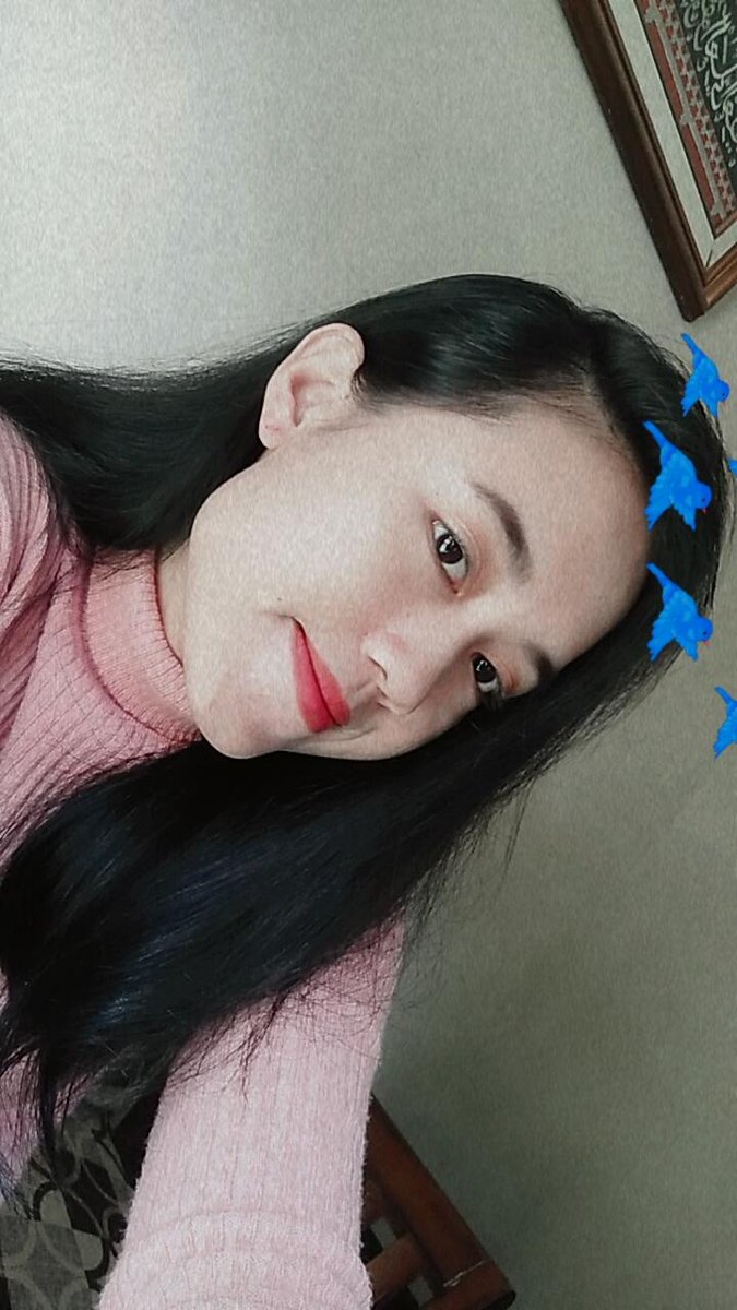 strawbeyry's tweet photo. Avv ada apa tuh di kepala ak hehe https://t.co/6tHZv1HG6I
