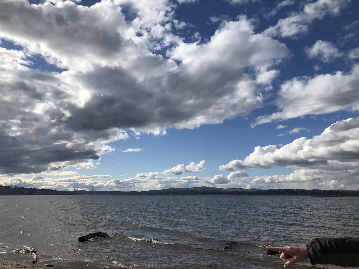 suzannezeedyk's tweet photo. #Grateful for yesterdayโs clouds. Iโve won the argument with myself: โBut that isnโt the here-and-now-present.โ vs โI know, but they were so spectacular, I am still marvelling over them.โ #Apppreciation https://t.co/5tupOyrgxZ