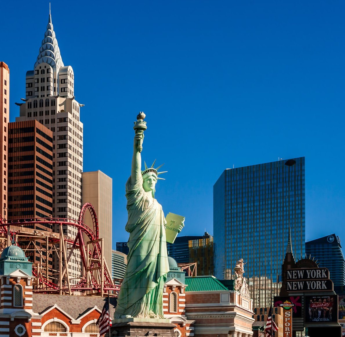 David Evelyn アメリカ合衆国の地理の話だけど今週のアンデラ14話で登場する 自由の女神 と エンパイアステートビル が一箇所にまとめられている2コマ Nyとネバダとの距離的にはなんか違うなぁと調べてみたらラスベガスの New York New York Hotel