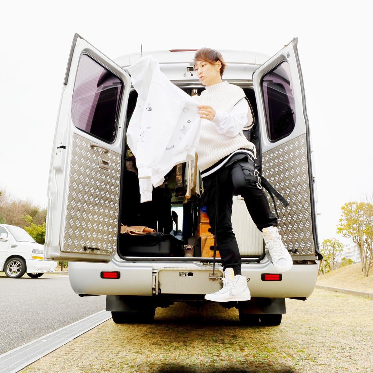 UVERworldファッション】 ロケバス衣装物色 #癖強 にてTAKUYA∞が着用 