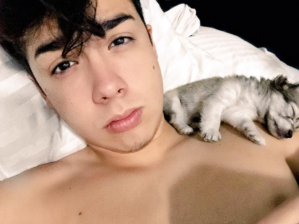 karenoropezabrr's tweet photo. No se porque pero esta selfie es una de mis favoritas #ThrowbackMB https://t.co/P115KvfeZ0