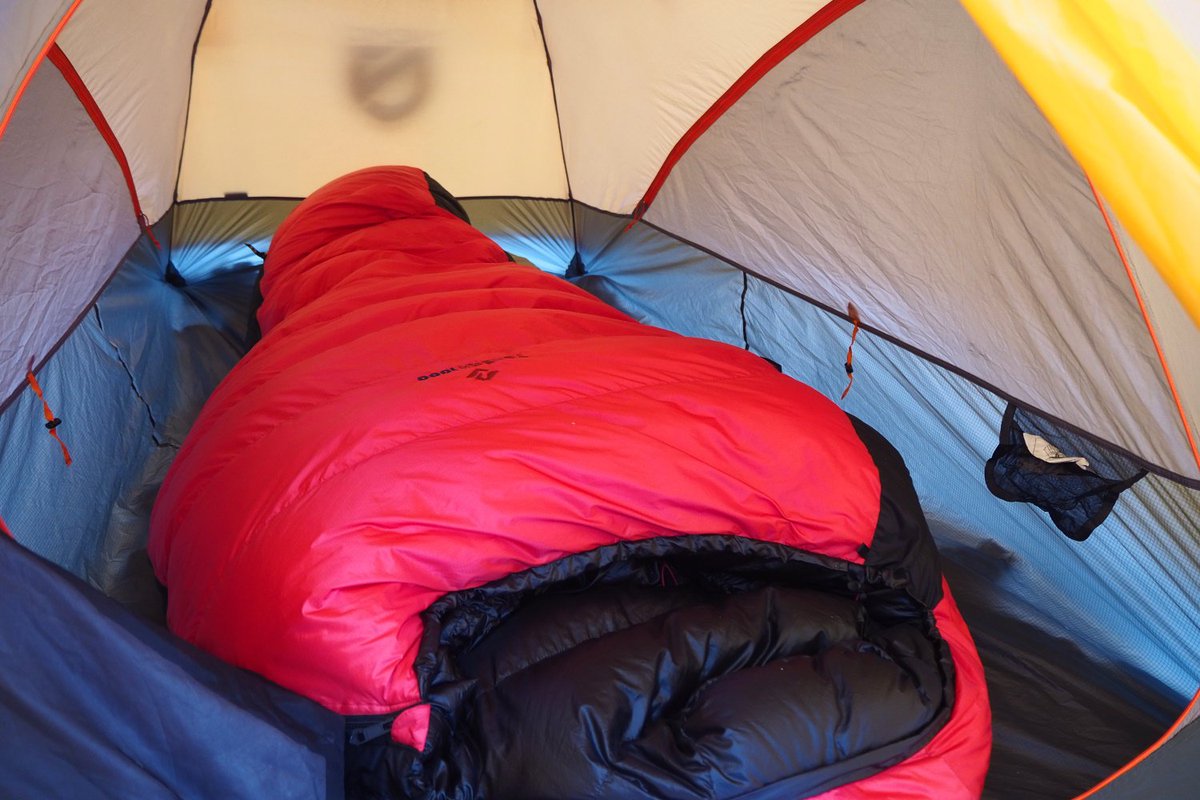 Retour d'expérience Duvet en Laponie Finlandaise. Simon Dubuis a testé un prototype de chez #cumulus : le sac de couchage Teneqa 1000. Un système de couchage chaud et isolant taillé pour les expé dans le grand froid :-) 

skirandonneenordique.com/tests-et-avis/…