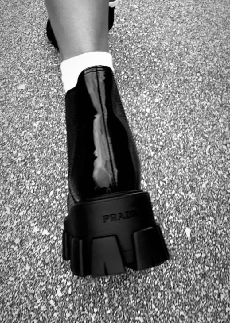 moonbisous's tweet photo. i still think about these prada boots on a daily basis https://t.co/34nNognH2w