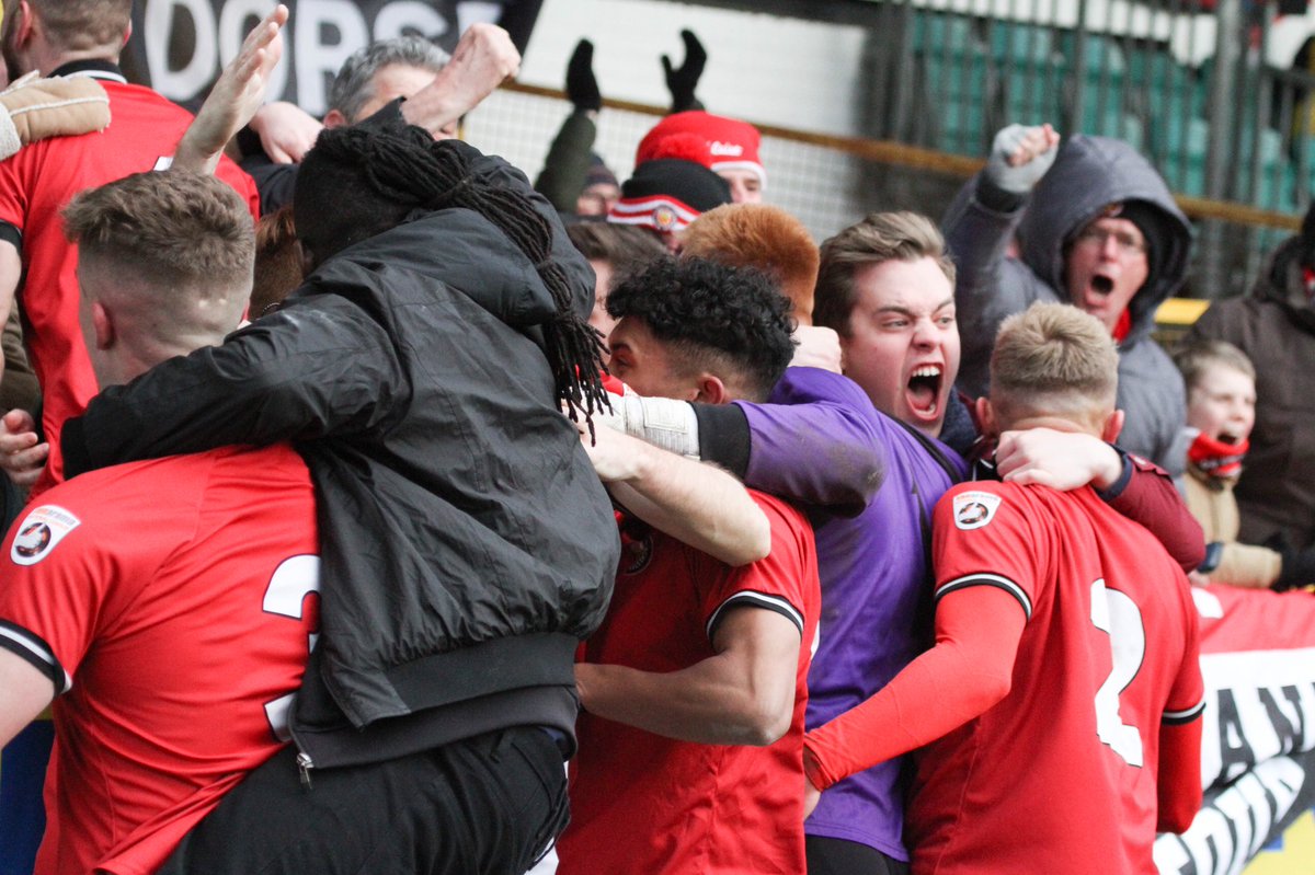 RobZych's tweet photo. @CraigLinny7 @steirwin @banan_MUFC @tomgreaves85 Scenes 👊🏻👊🏻👊🏻 https://t.co/qrQyMLRdLc