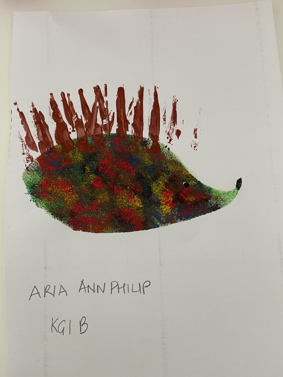 Playing with textures. Aria had a ton of fun getting messy and making a caterpillar with hand prints and a hedgehog with sponges and fork (for the spikes) ⁦<a href="/kg_gma/">GMAKG</a>⁩ ⁦<a href="/26Dakshamehta/">Daksha</a>⁩ ⁦<a href="/KNargish/">Nargish Khambatta</a>⁩ ⁦<a href="/DxbModern/">GEMS Modern Academy</a>⁩ ⁦<a href="/senresh/">Reshma Borkar Fernandez</a>⁩