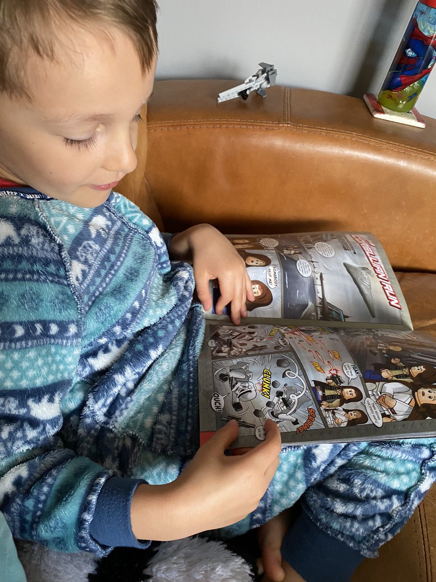 MeaghenP_PUNC21's tweet image. This morning is a Onesie, Comic Reading kinda Morning !!!! Books are soooo pre lockdown !!!! #starwarskid #homeschooling #lego @Mayflower_MCA @siobhanbradsMCA @DavidSammels