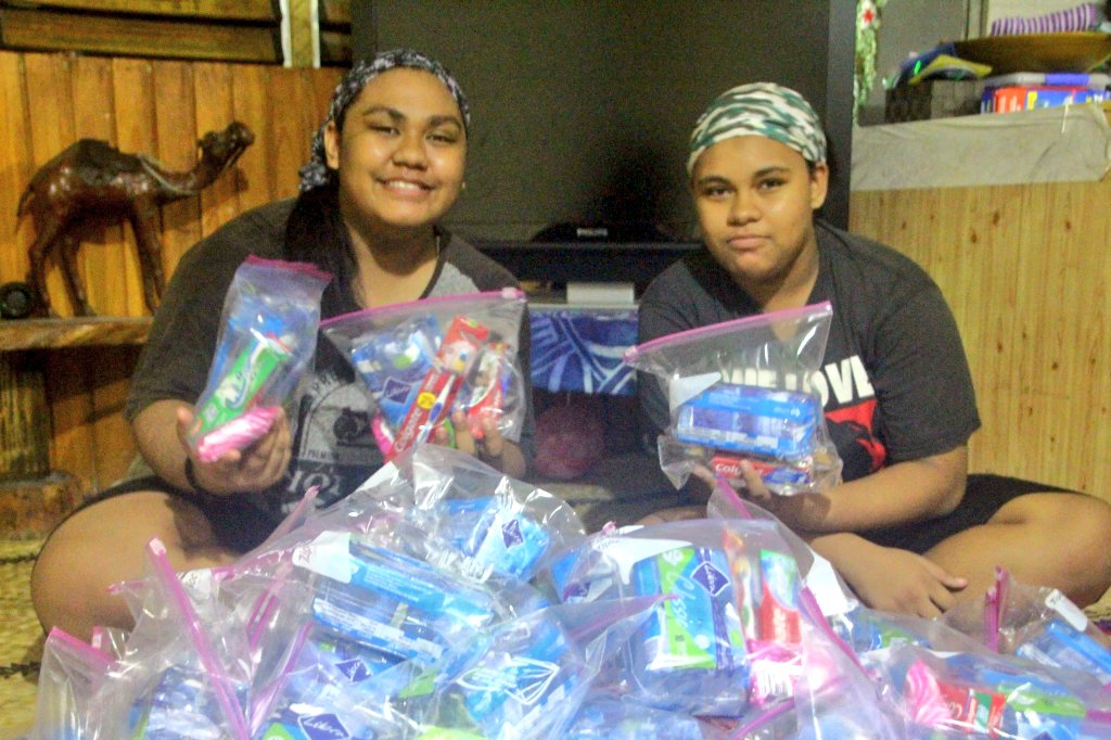 annmary_raduva's tweet photo. #ToKadavuWithLove #ToVatuleleWithLove
#SanitaryKits #DignityKits sorting, packing & loving it! #TeamFiji 🤗 #LagilagiRelief #PostTCHarold humanitarian assistance 👍 https://t.co/LjR3wLJjpZ