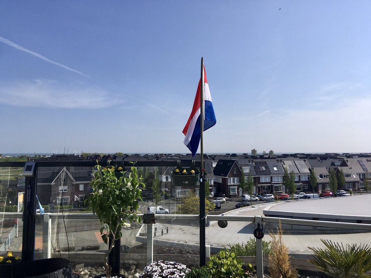 Beetje improviseren (met een bezemsteel) 😷