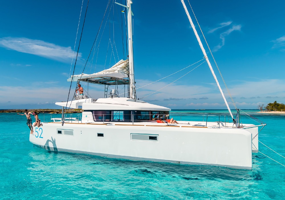Check out the Athens yacht charter area • bit.ly/2TzV3zZ 
And take a look at a new Bali 41 available from Alimos • bit.ly/2OQDZE0 
#catamarancharter #bareboatyachtcharter #athensyachtcharter