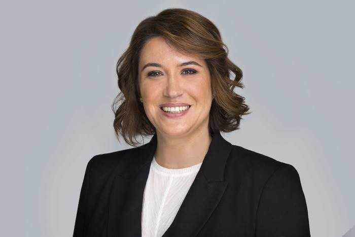 Melanie Bataillard-Samuel co-chairs the  #InnovationGroup & sits on  @ResFamilyLaw Nat Committee. She is a solicitor & Collab Lawyer with  @expatriatelaw. She is interested in the practices & tools which allow for remote/virtual working practices. And tweets jokes on  @M_Bataillard