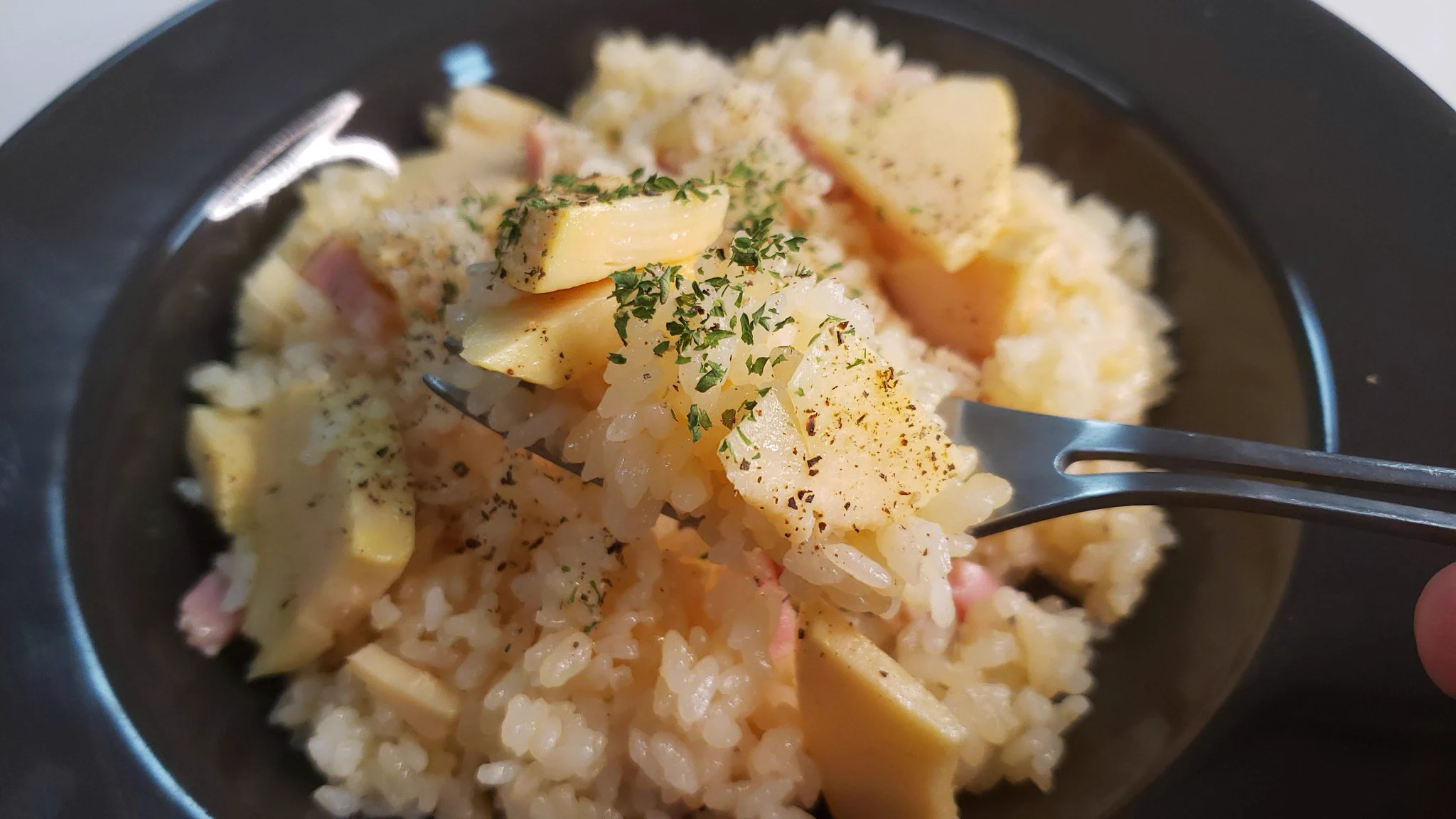 炊飯器でラクラク！筍の炊き込みバター醤油ピラフ‼