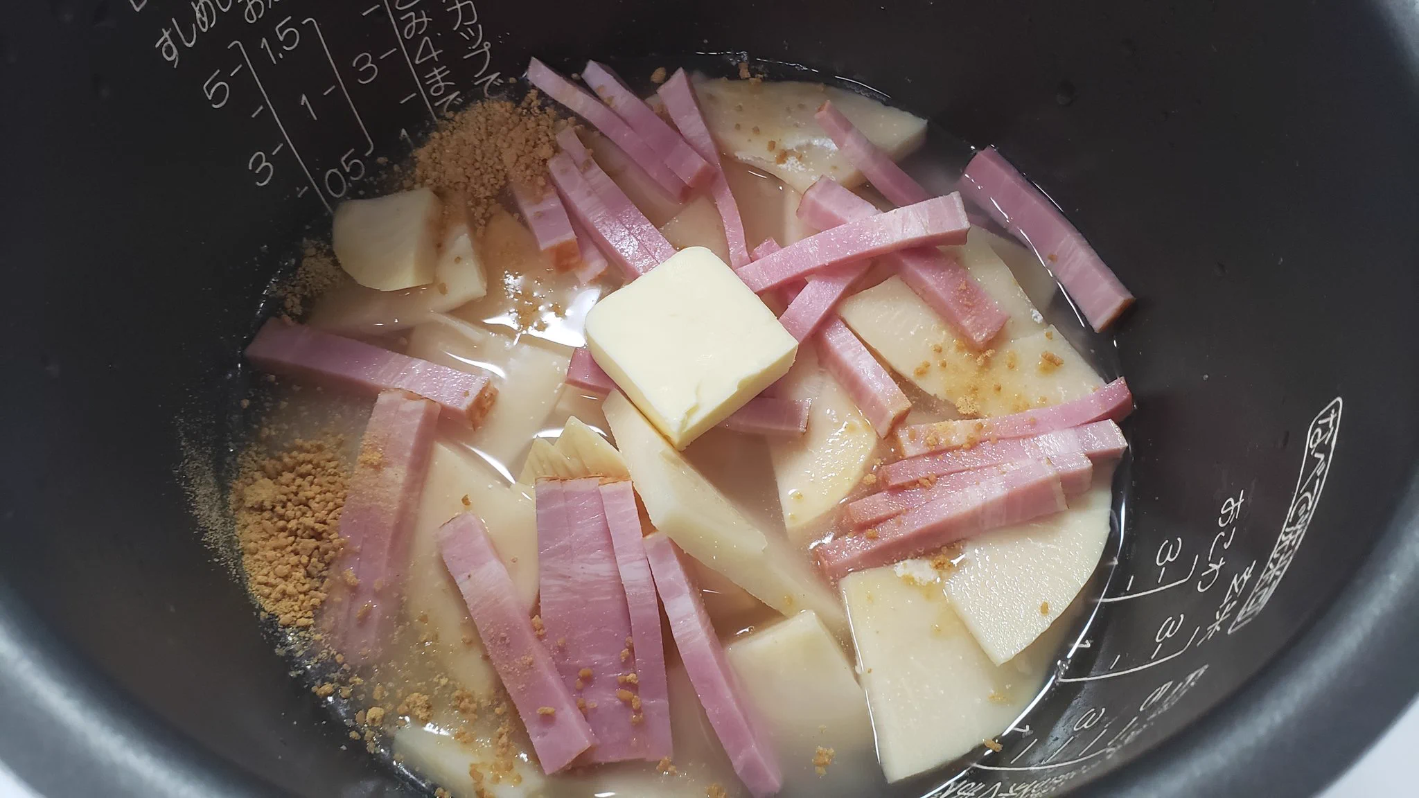 炊飯器でラクラク！筍の炊き込みバター醤油ピラフ‼