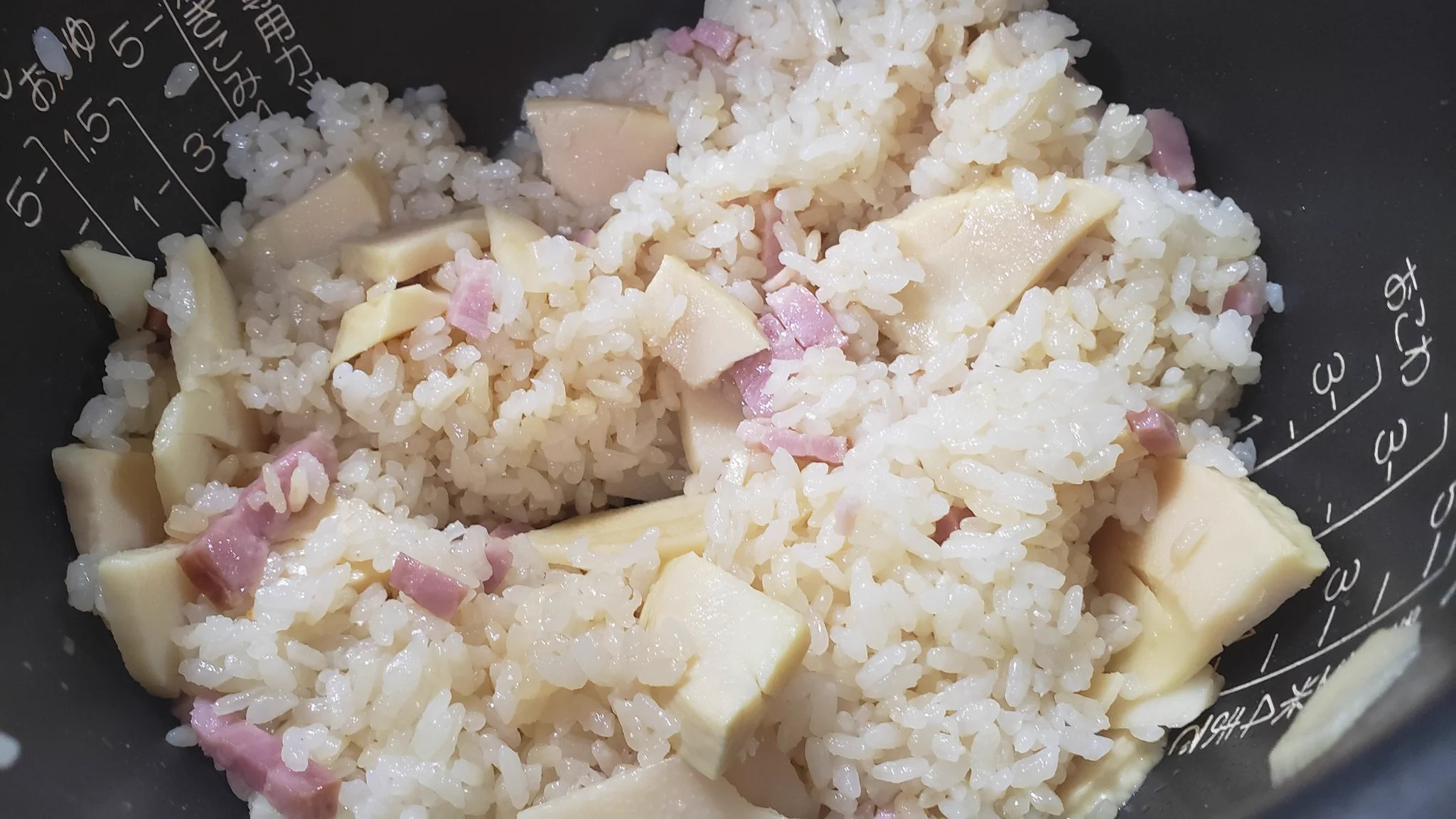 炊飯器でラクラク！筍の炊き込みバター醤油ピラフ‼