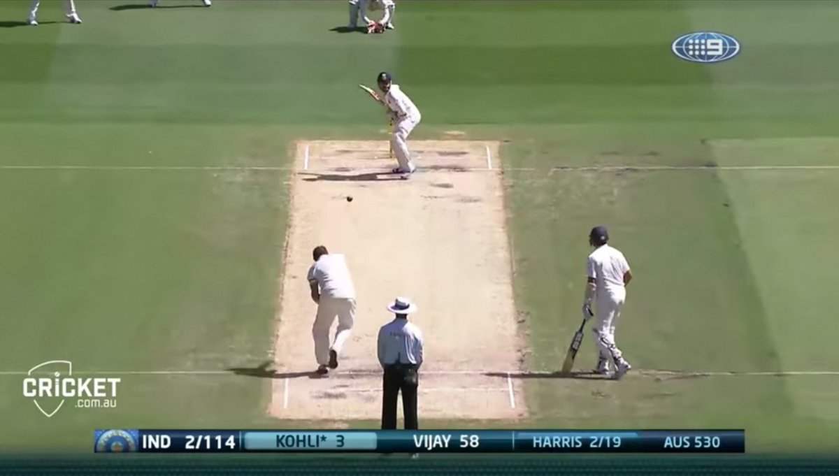 Gio_Colussi's tweet photo. ๐๐ผ๐ต๐น๐ถ (๐ฑ๐ฏ.๐ฒ๐ฏ)โ
โ
Bat points toward 1st slip at PoR, bat goes out toward 2nd & he brings it round into the perfect #unweighted position. Clear out to in arc
There is NO Square to Square, straight-back-straight-through motion
โ
#cricket #kohli #simplebatting #batflow https://t.co/DiN0D9JKEG