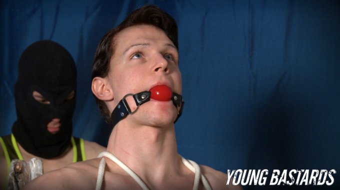 A very special scene coming up for you soon on https://t.co/dWNG905pQS See Master @robemXXX edging the