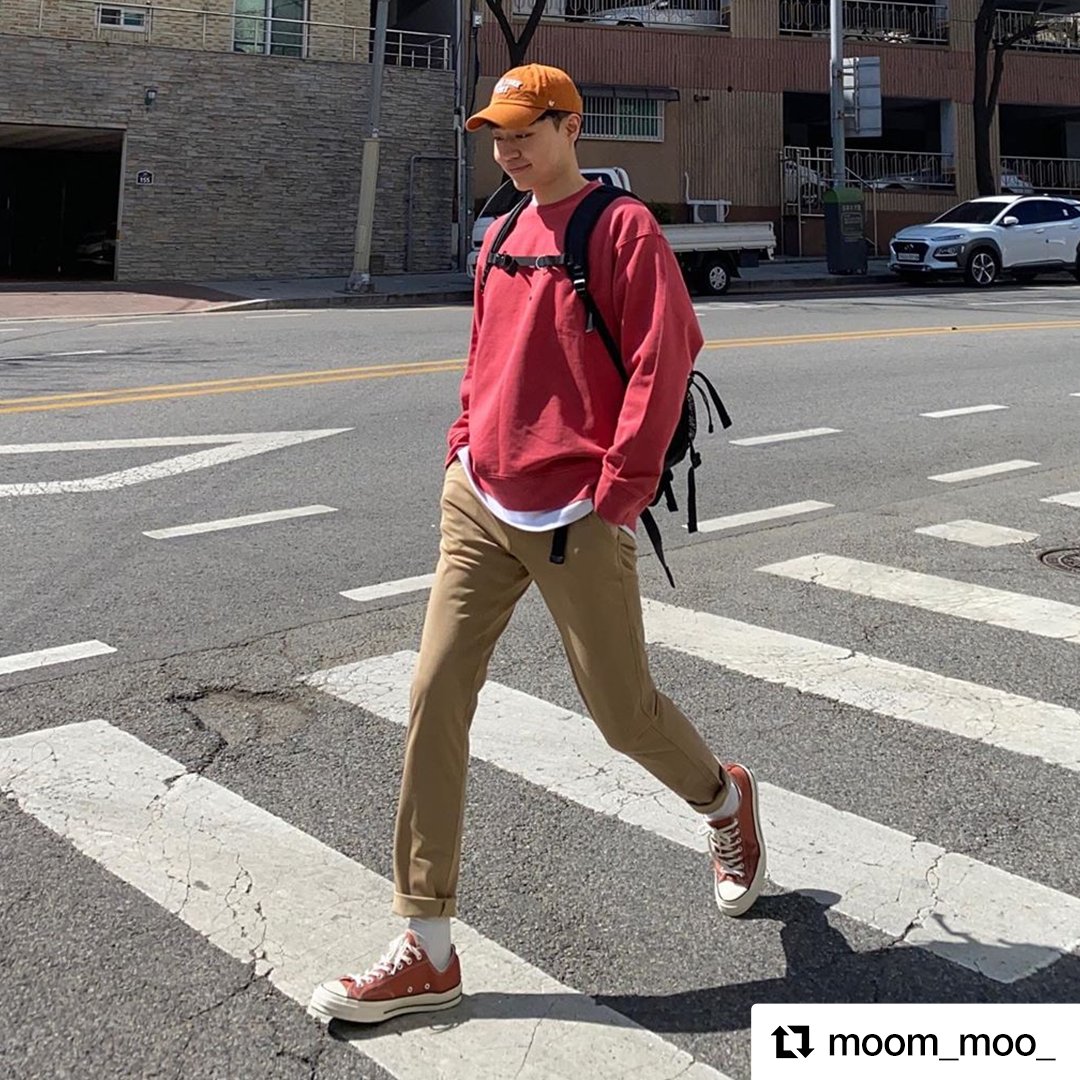 Levis_kor's tweet photo. 다양한 패션 인스타그래머가 연출한
#리바이스 뮤직캠페인 영상 속 아티스트 스타일링!

봄 코디에 날개를 달아줄 리바이스 봄 스타일링은 무엇인가요? https://t.co/91rvMK0eKH

#LEVIS #LiveinLevis #리바이스뮤직캠페인
#맨투맨 #스웻셔츠 #스웨트셔츠 #치노팬츠 #반팔티 #로고티셔츠 #봄데일리룩 https://t.co/wCtjbZFywa