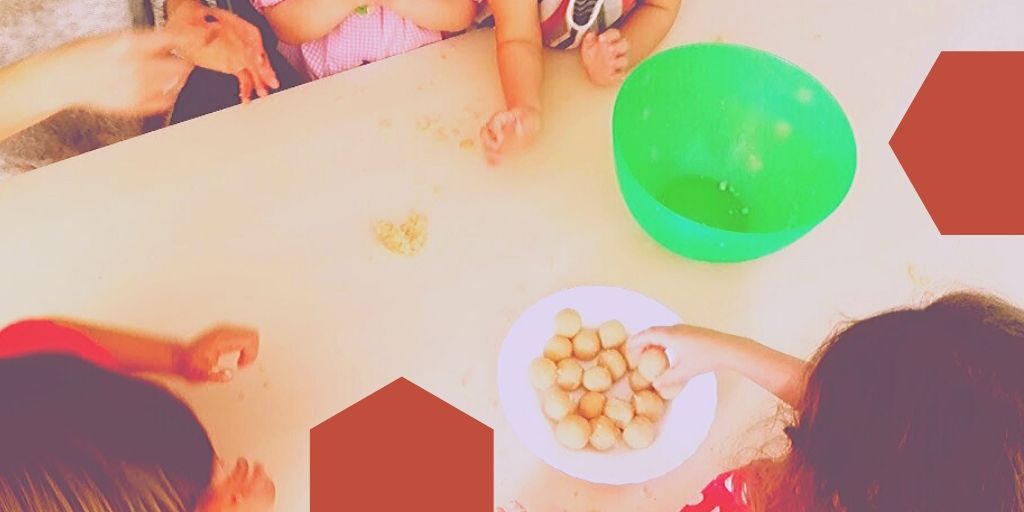EAnglesola's tweet photo. I aquesta setmana sembla que ens tocarà cuinar una miqueta! Esteu preparades famílies? Doncs directes a l'enllaç! https://t.co/LPJnrEE5oV https://t.co/lM0RSojmWY