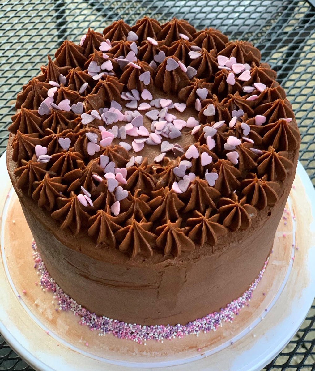 RawlingsonLane's tweet photo. Kicking #Monday off with another #RateMyBake creation, courtesy of Caroline and the Tyler family 🍰😋 Almost looks to good to eat!! This cake was also made to support @mtwcharity in their #mtwbakeoff campaign! 💙 https://t.co/gruUP3REAl