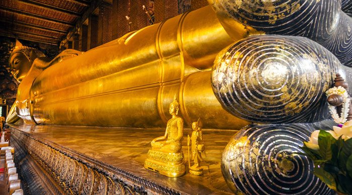 ClaracanadaG's tweet photo. Déjate  sorprender por el gran buda reclinado todo bañado de pan de oro que encontrarás en Bangkok, #Tailandia.
#1GIATporelmundo https://t.co/UqVcNlmNME