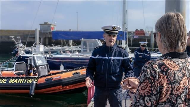 ChaBahuon's tweet image. Groix. 200 masques pour l’Ehpad, livrés en Zodiac par la gendarmerie maritime #Groix #Lorient #Larmor-Plage @OuestFrance ouest-france.fr/bretagne/groix…