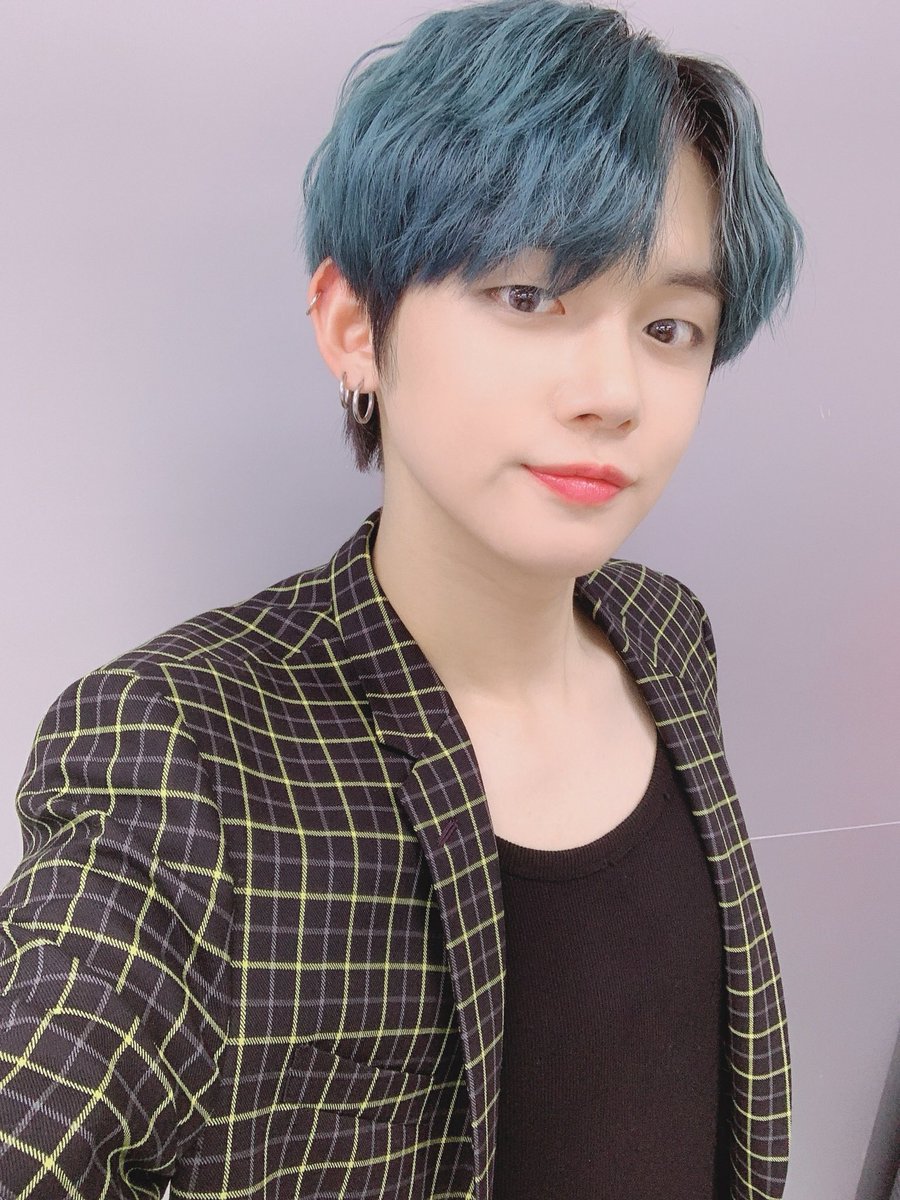 ???? i love this jacket on him??