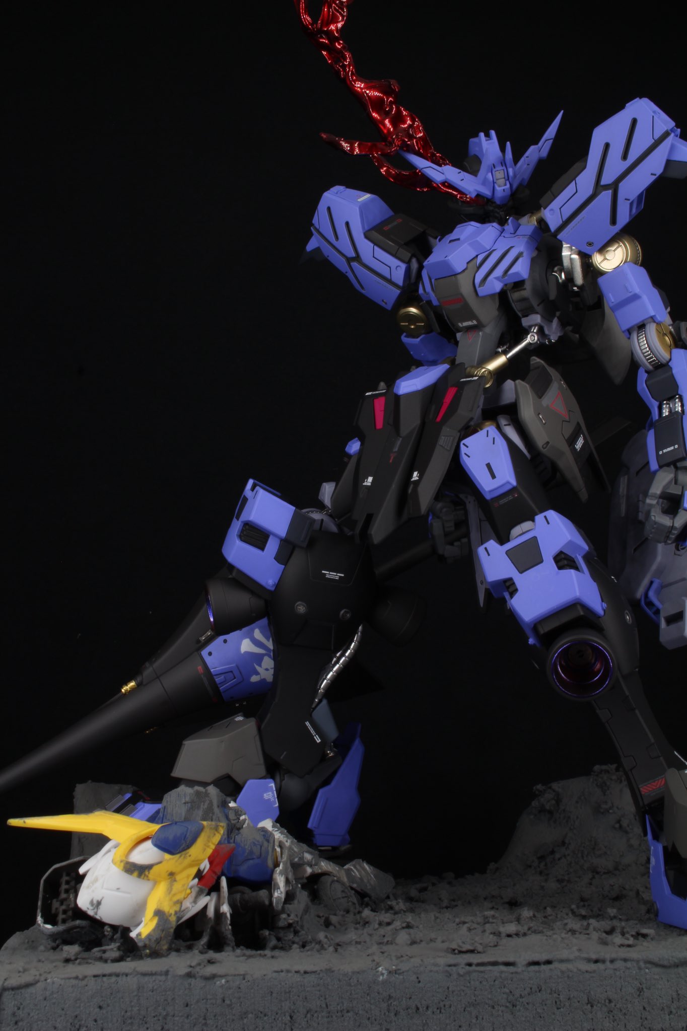 Mandomまんだむ A Twitter Fm1 100 ガンダムヴィダール 覚醒 完成 覚醒したヴィダールをイメージして作成 ミキシングやフレームの延長を行い好みのスタイルになるようにしました シンプルでかっこいいを目標に制作しました ᴗ 続きます ガンプラの画像