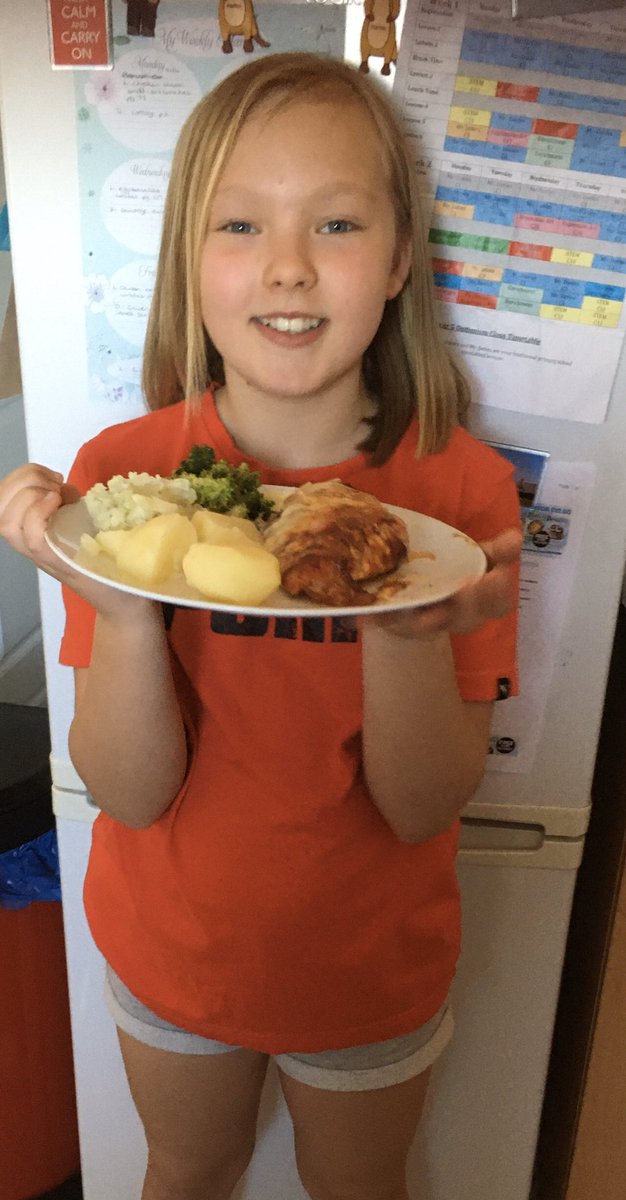 NYDCymru's tweet photo. @TCS_HWB Sway made lovely tangy chicken breasts with broccoli and potatoes 😋 https://t.co/Q6m3VK8Zpj