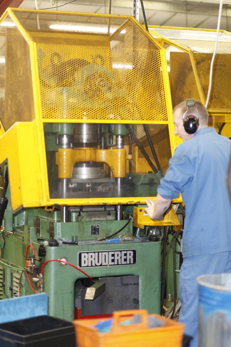 Our range of #PressMachines means we are capable of producing Pressings between 6T and 55T. Does your project have a requirement for pressings? Call us today 01746 861203
leonardt.com/sub-contract-p…