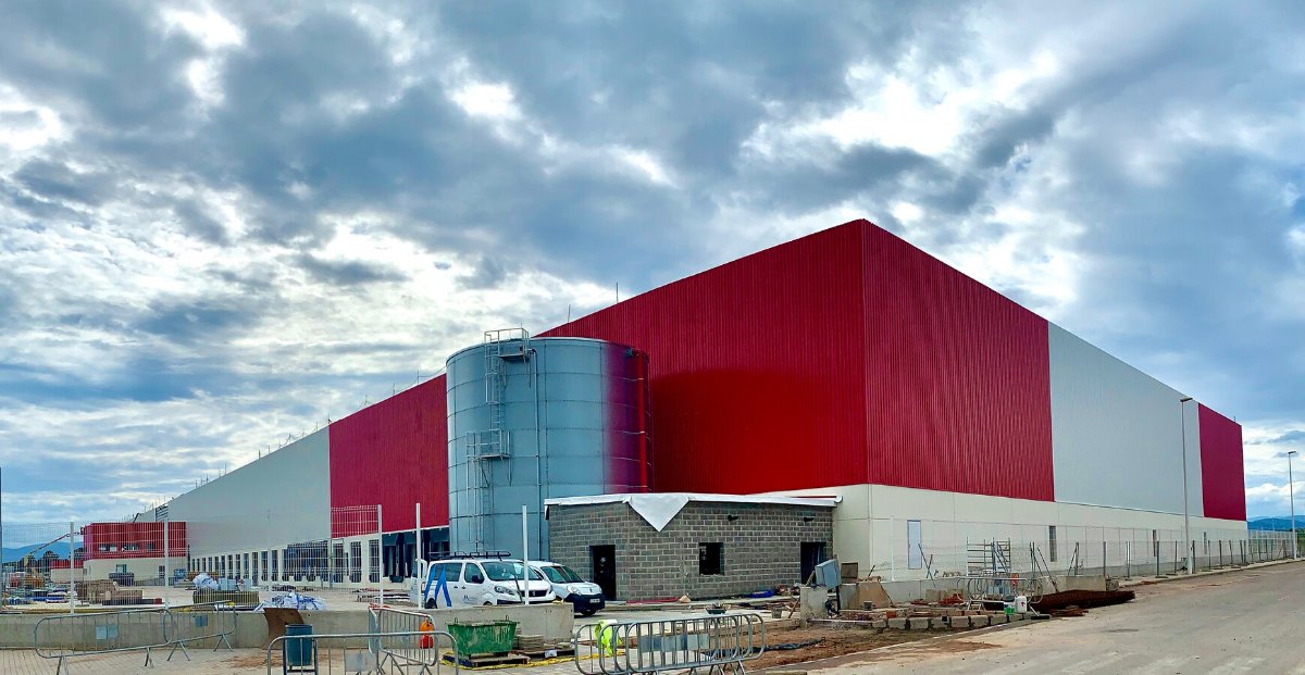 IndustrialMagna's tweet photo. Las 🏗 obras en Lliria (Valencia), del futuro centro logístico para España de @Conforama, promovidas por Lopez Real S.L. y ejecutadas por Magna, están llegando a su fin. 
Noticicia web➡ https://t.co/PM9JFcvmpA

#Conforama #Centrologísticolliria #Magna #EdificaciónLogística https://t.co/DDG7Alc8Cb