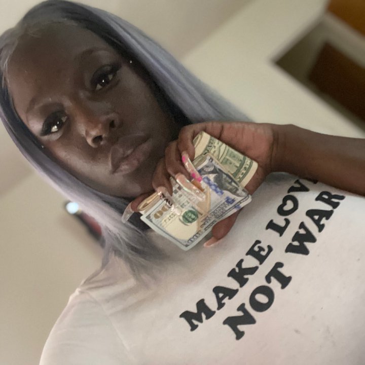 Come hangout with me on #BIGOLIVE https://t.co/JSkOyX4yuK https://t.co/33tGgQks9Q