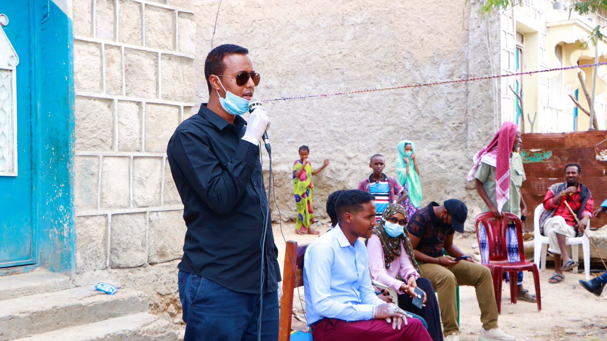 SONYO_UMBRELLA's tweet photo. SONYO together with the Deputy MoH #Mr_Mahdi_Osman & doctors conducted awareness raising campaign aimed at educating #COVID19 preventing measures to #DAAMI residents. SONYO is calling all S/landers to follow the health guidelines been highlighted by the S/land Ministry of Health https://t.co/G4wObZiS4O