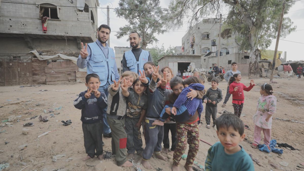 BangiPalestin's tweet photo. #bantuansampai| 🌿 TERIMA KASIH PARA PENYUMBANG 🌿
📌Pemberian bantuan kewangan sebanyak 50 USD atau Rm218 kepada yang terjejas dan mengalami kemiskinan di Gaza hari ini.
BACA LAGI:
https://t.co/W2HDSJO1y4
⚡Menyumbang:
https://t.co/bRywKvuVmh
#AmanPalestin
#SemarakRamadan https://t.co/KsjkCwURv2