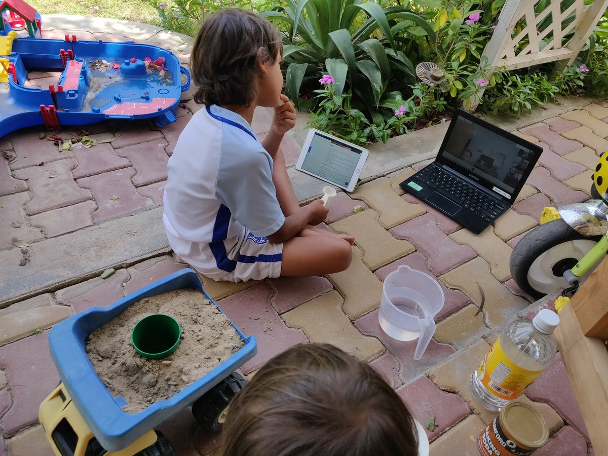 ISGJUBAILESAP's tweet photo. Completing our science experiments during VS with the other classmates @ISGJubail #jaguartale https://t.co/Gb1Ce4ElW3