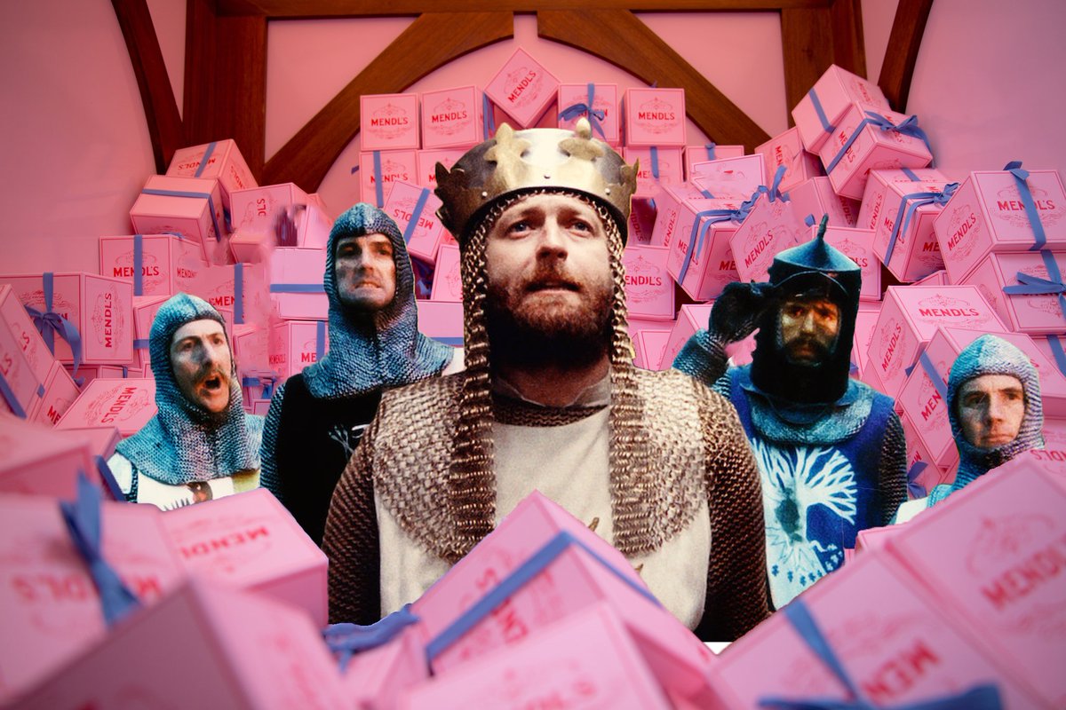 BehindTheCast's tweet photo. Neue Folge Online. Vorsicht vor fliegenden Kühen! #BehindTheScenes #MontyPython
https://t.co/rHuNVgopWF https://t.co/RhAjJRxrl5