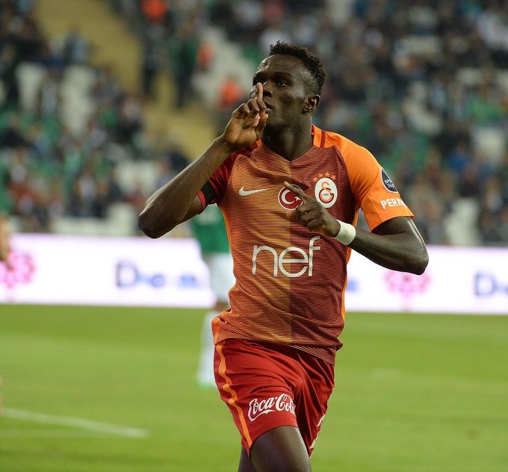 Bruma'yı en yakın arkadaşı 3 milyon euro dolandırdı. 2017-2019 arasında leipzig forması giyerken banka hesabı, en yakın arkadaşı tarafından boşaltıldı. Arkadaşının bruma dan aldığı bir vekaletname ile banka banka hesaplarını boşalttığı bildiriliyor. (Fanatik)