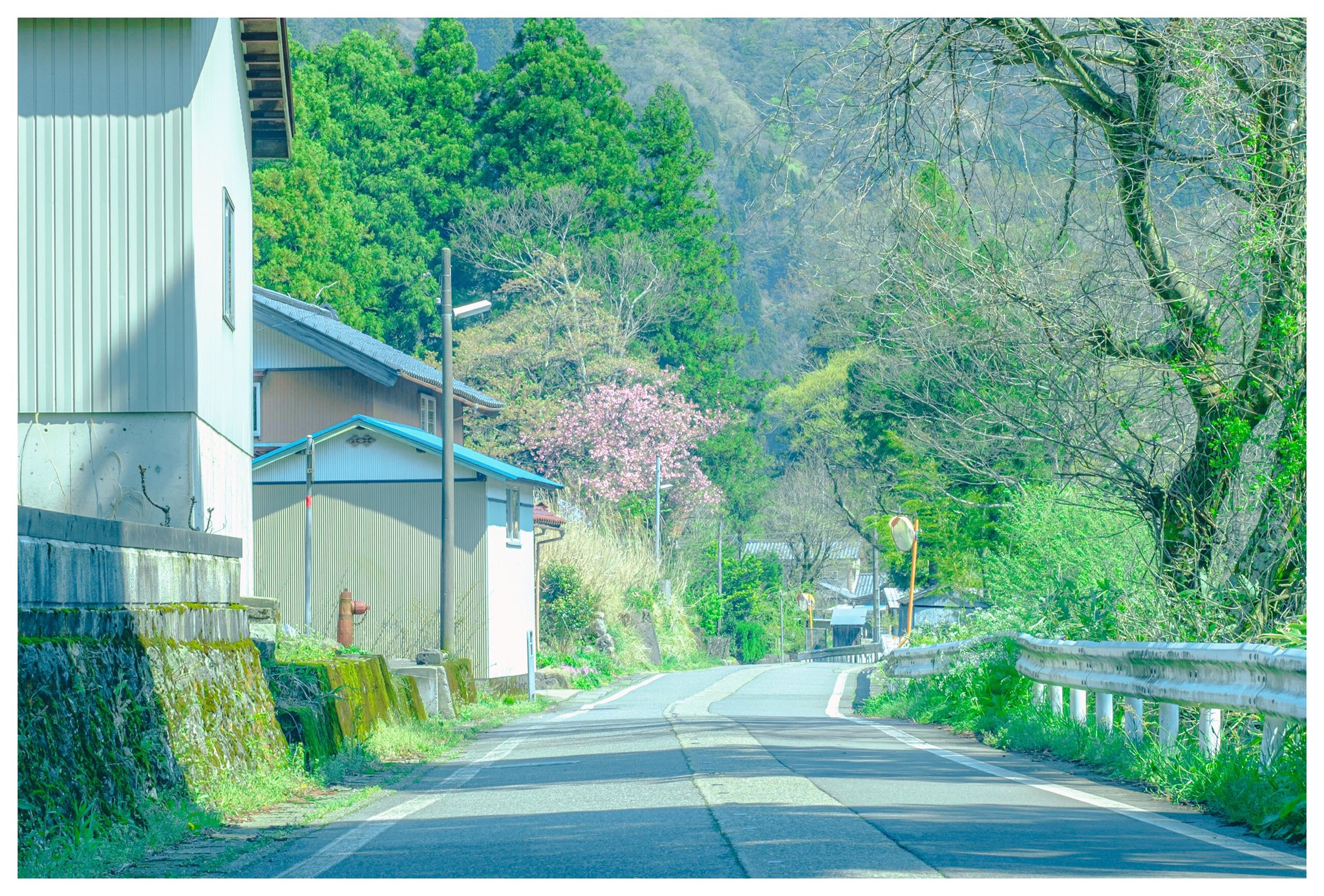 おくで イラストのような田舎道 おくで イラストのような田舎道