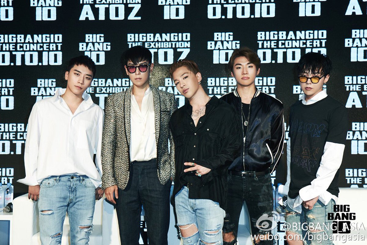 DeeDeezzy's tweet photo. Cùng anh băng qua bao đại dương cùng anh vượt qua ngàn con đường #5000DaysWithBIGBANG https://t.co/JzeURoBoYT