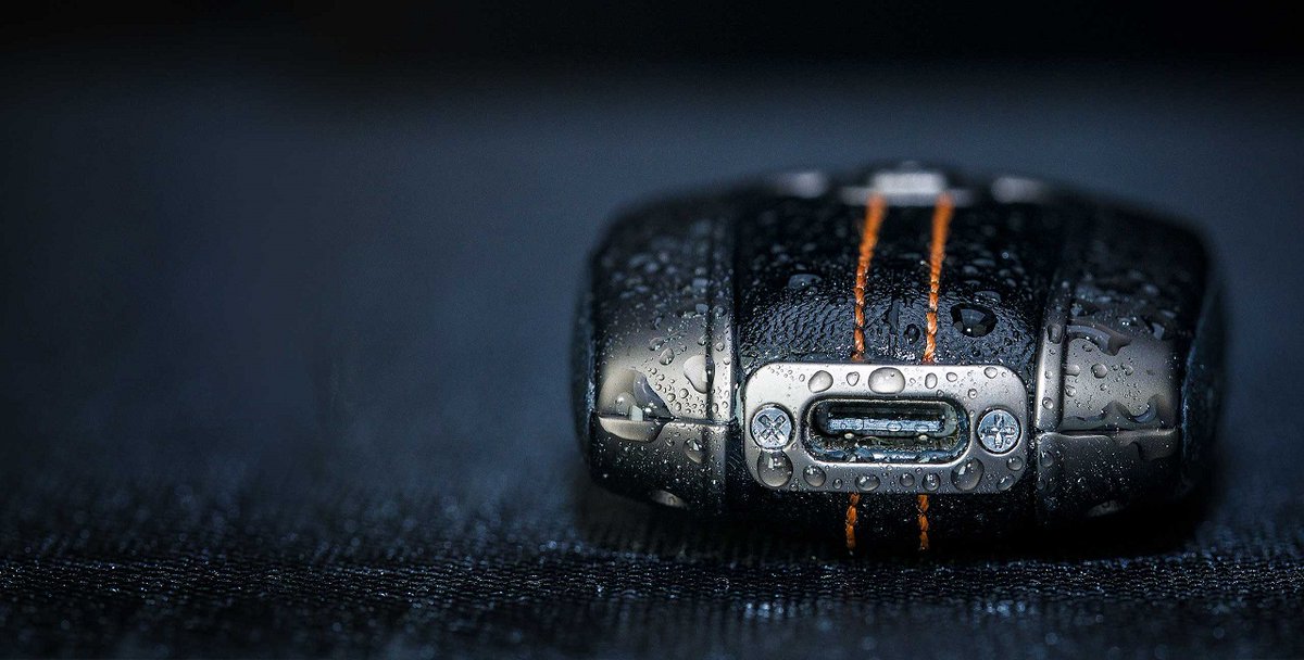 Le tout nouveau kit Aegis Pod est la! C'est décidément le pod le plus robuste et le plus petit de la série Aegis. C'est aussi le premier pod avec un port USB type C et possède un indice de protection IP67.
Commandez le des maintenant sur ecigspace.com/fr/e-cigarette…