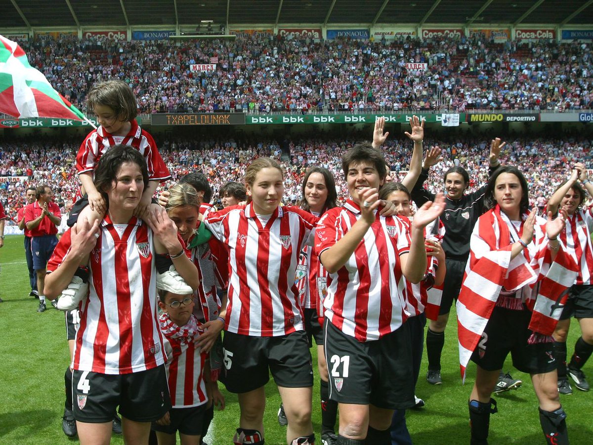 athletic_eus's tweet image. 🔝 Arrakastaz betetako ibilbidea hasi zuen orduan gure Klubeko emakumezkoen atalak 🦁

𝗟𝗲𝗵𝗲𝗻 𝗹𝗲𝗵𝗼𝗶𝗮𝗸, 𝗹𝗲𝗵𝗲𝗻 𝘁𝘅𝗮𝗽𝗲𝗹𝗱𝘂𝗻𝗮𝗸
🔗 ath.tw/Txap

#AthleticClubFem 🔴⚪️