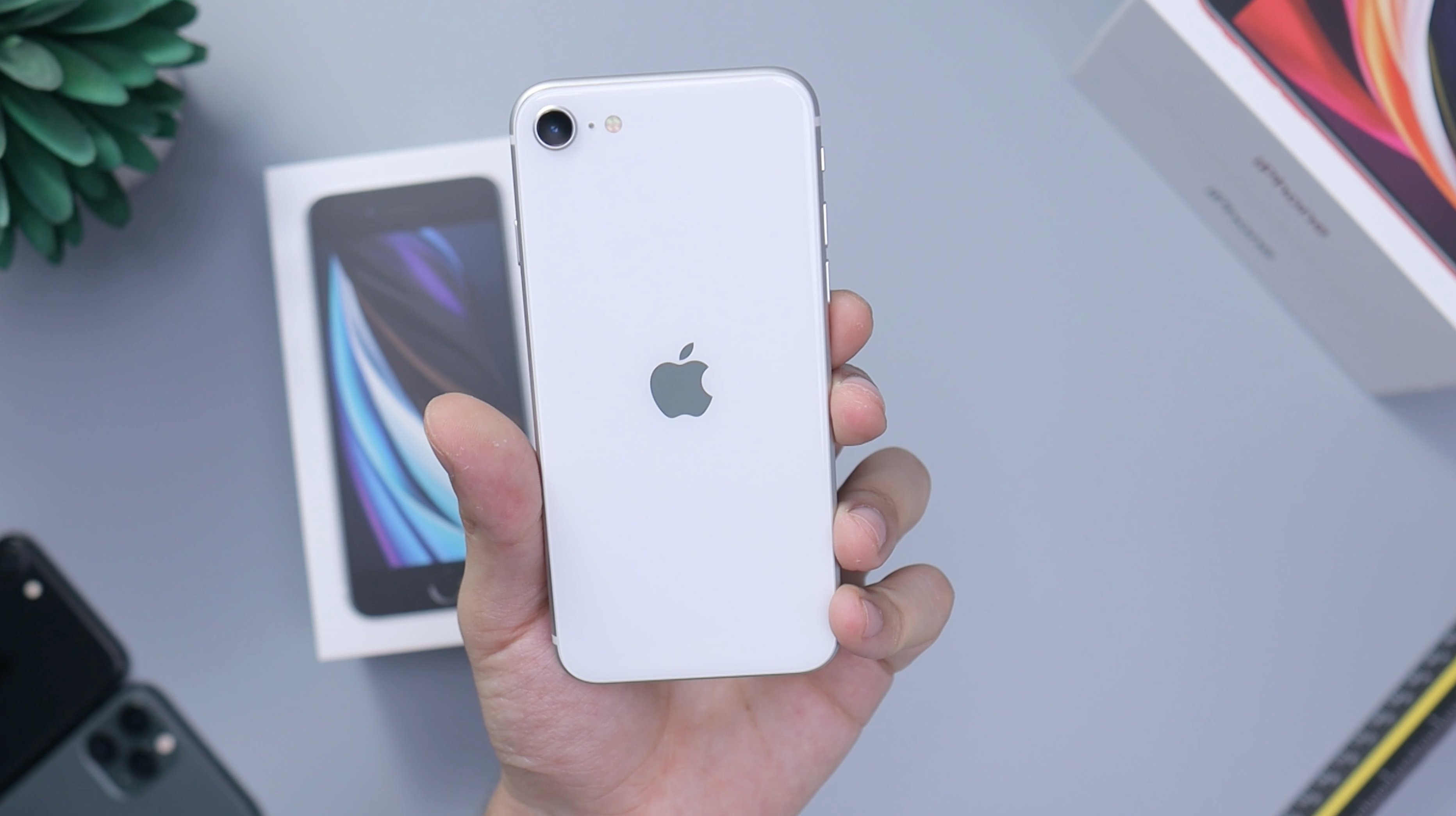 Apple iphone 2g. айфон se 2020. айфон 2 белый. Iphone se 2020 белый. айфон se 2020 белый.