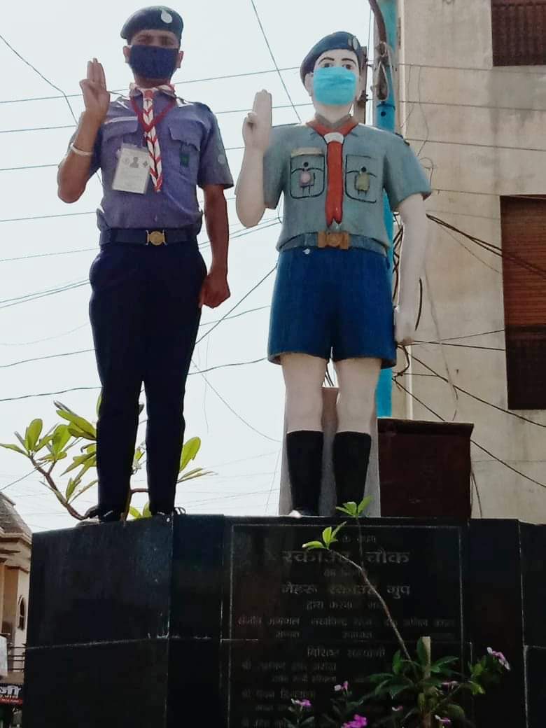 scoutsandydawla's tweet photo. Even the Scout Chowk of Sirsa is also doing its duty to aware the public..
Those people who are coming out from their homes without mask will see & learn something..@rkkaushik2012 @bsgnhq
#sankalpbsg
#sankalpbyscoutguide
#bsgindia
#lbsroversirsa
#mopindia https://t.co/oTmfskijY4