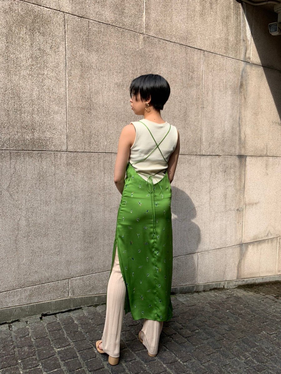 Lily Brown公式 モチーフキャミワンピース 15 400 Tax カットソー付きキャミソールワンピースは華奢な紐のバッククロスデザインがポイント オンラインストアにて本日4 27 23 59まで11 Offのキャンペーン中 T Co Mn7ha72f4x リリーブラウン