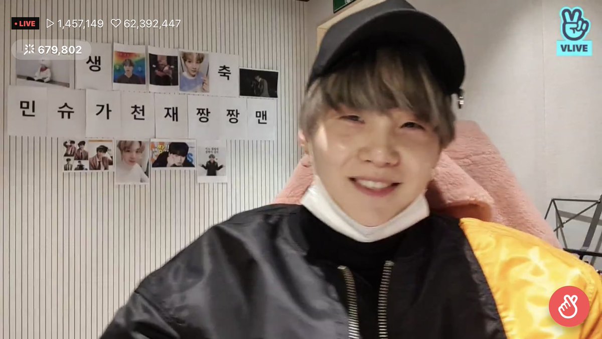 bts loves u. i love u.