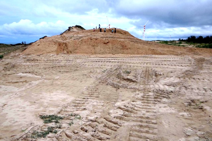 NordesteEco's tweet photo. Mobilização alerta sobre desmonte de duna em Icaraí de Amontada
Leia mais: https://t.co/MSoQbsYiAT
#Amontada #Amana #Caomace #cascudos #Ceará #condiçõesclimáticas #condiçõesgeológicas #dunascimentadas #eolianitos #geoformas #Icaraí #MPCE #OABCE #BPMA #Semace #UVA #UFC https://t.co/6NvbhnGH1E