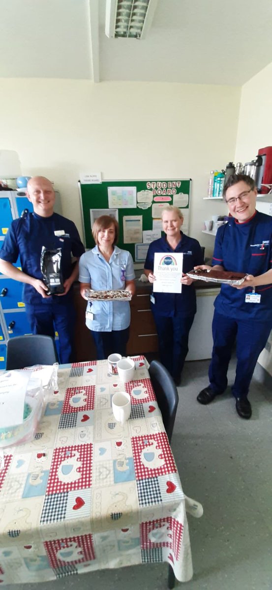 Sharono78887886's tweet image. Thank you @HatHatsCoffee for your kind donation of coffee and cake for @CardiologyWtwa .  Keeping us fuelled for the shift!