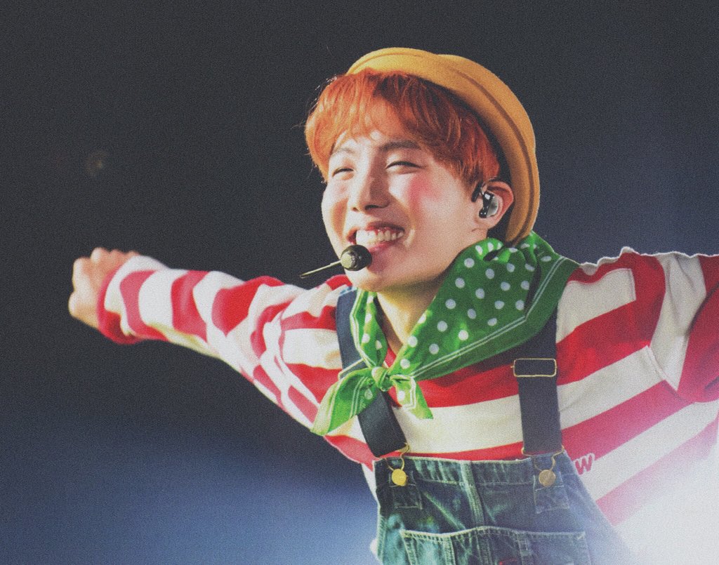 one of my all-time favorite phitos of hoseok going ^♡^ @BTS_twt